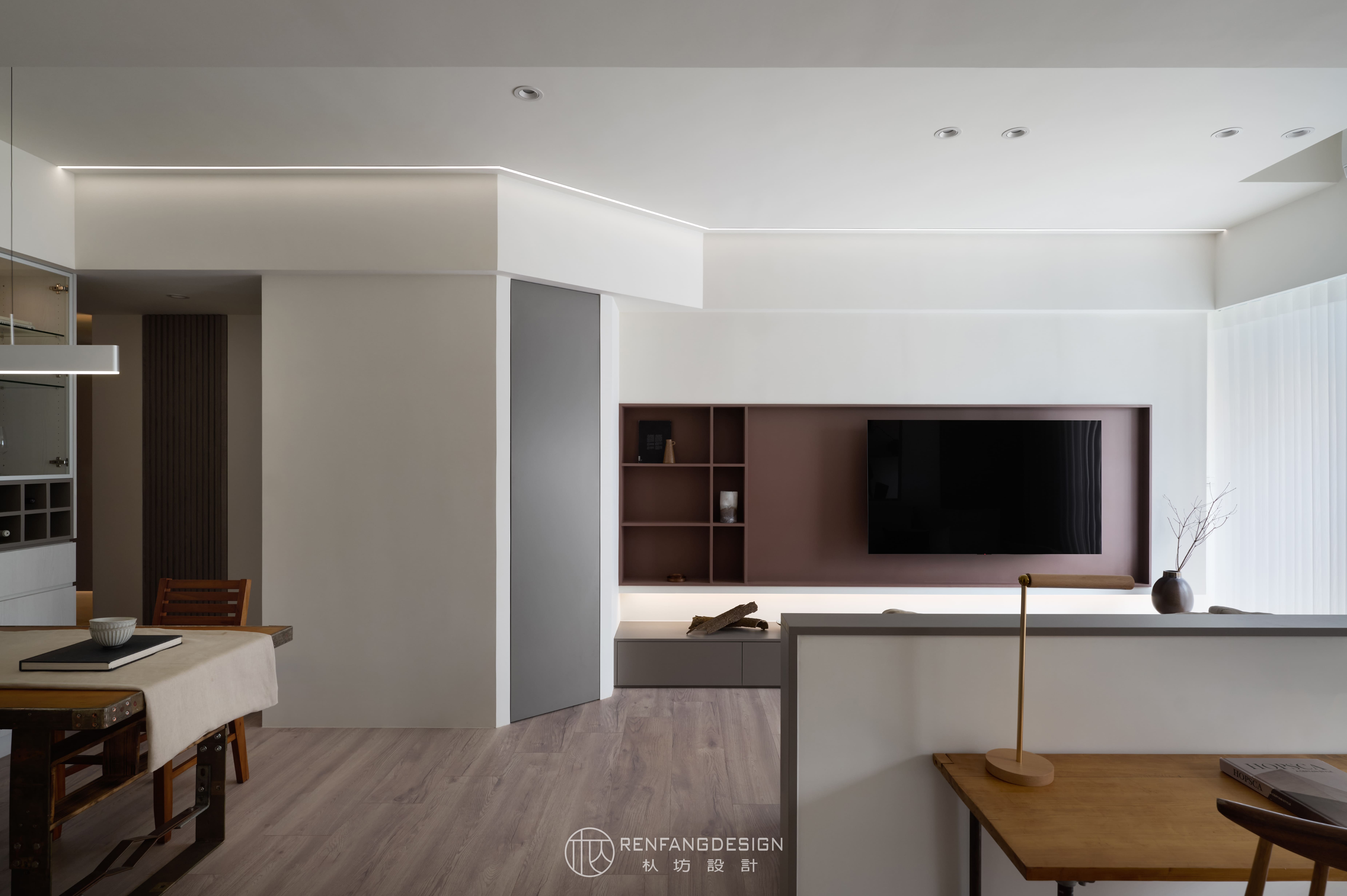台北室內裝修 輕盈吊燈優雅照亮溫馨用餐區域